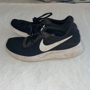 Nike Tanjun running shoes